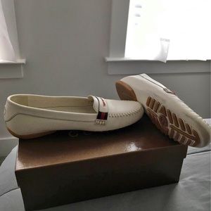 Gucci flat loafers size 40 or 10us smoke free pet free home. Used